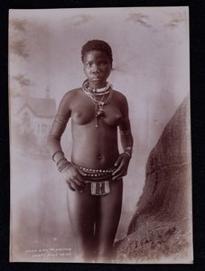 Ragazza Zulu in abito da ballo nativo, c.1895